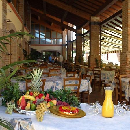 Camping Bella Italia In Peschiera Del Garda - Gardasee Apartment Bagian luar foto