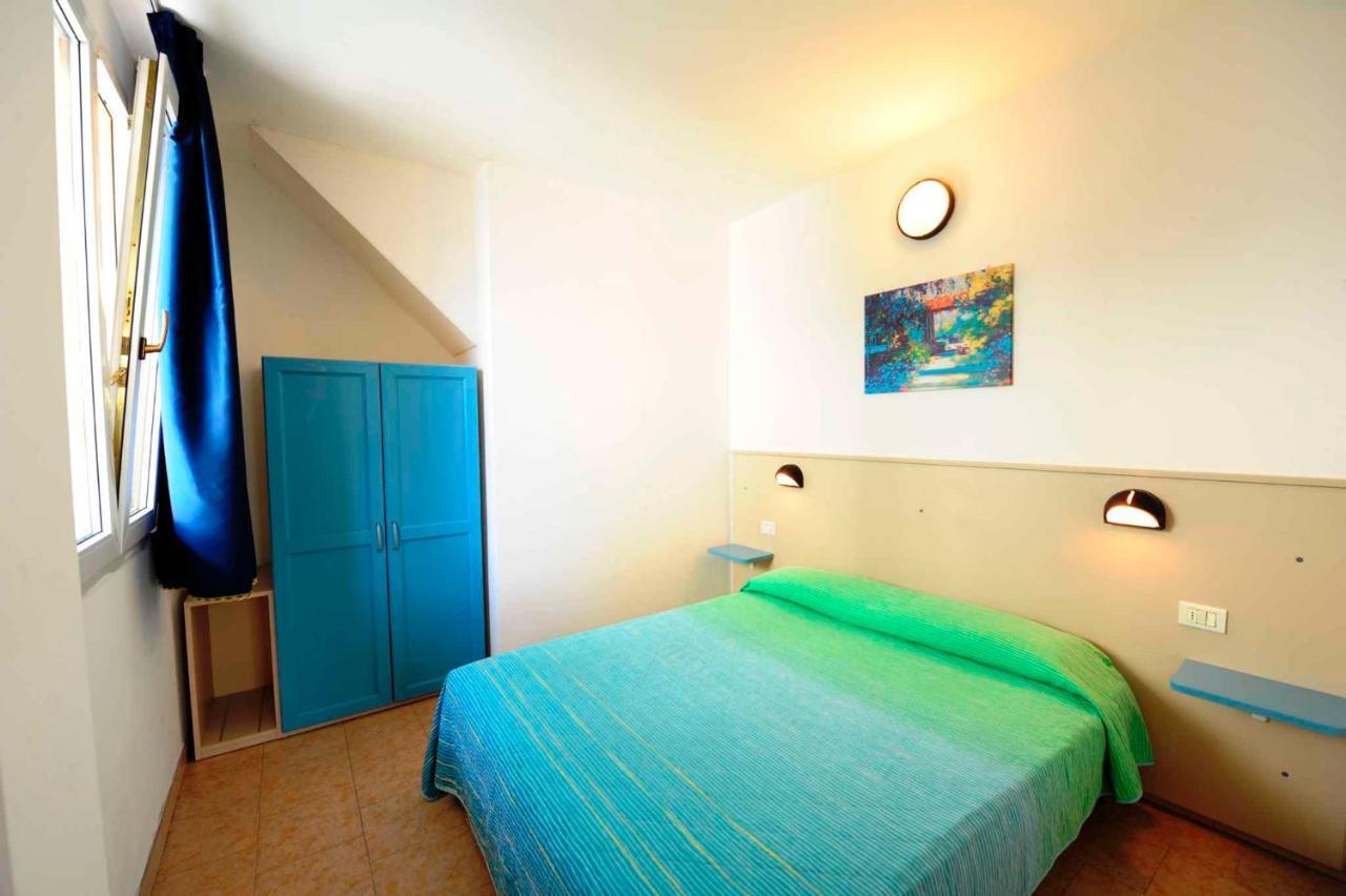 Camping Bella Italia In Peschiera Del Garda - Gardasee Apartment Bagian luar foto