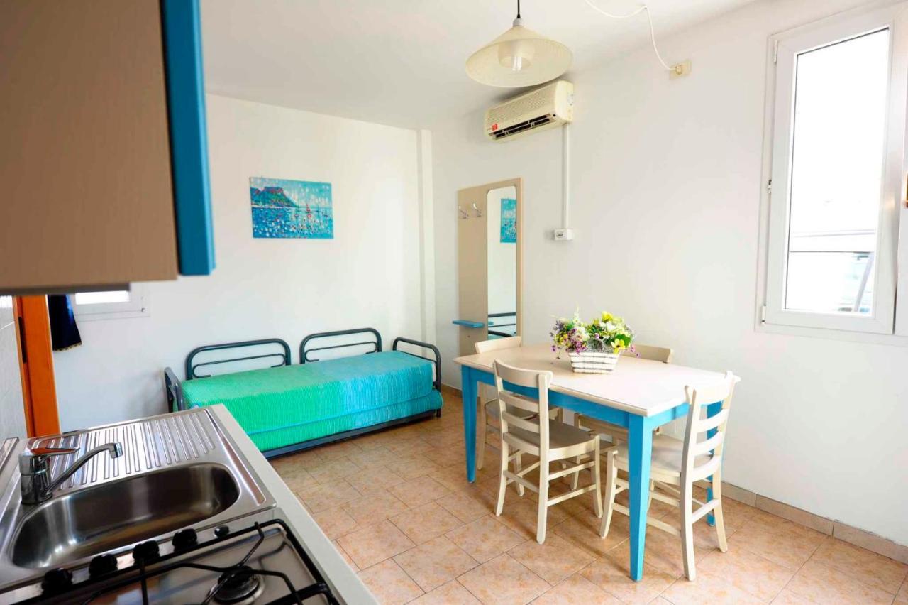 Camping Bella Italia In Peschiera Del Garda - Gardasee Apartment Bagian luar foto