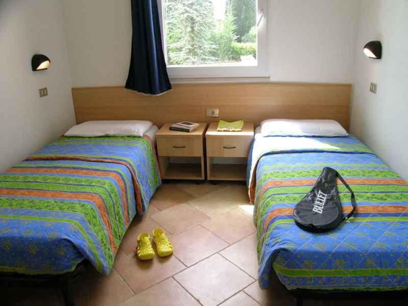 Camping Bella Italia In Peschiera Del Garda - Gardasee Apartment Bagian luar foto