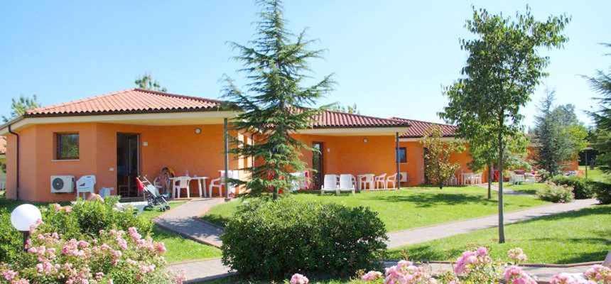 Camping Bella Italia In Peschiera Del Garda - Gardasee Apartment Bagian luar foto