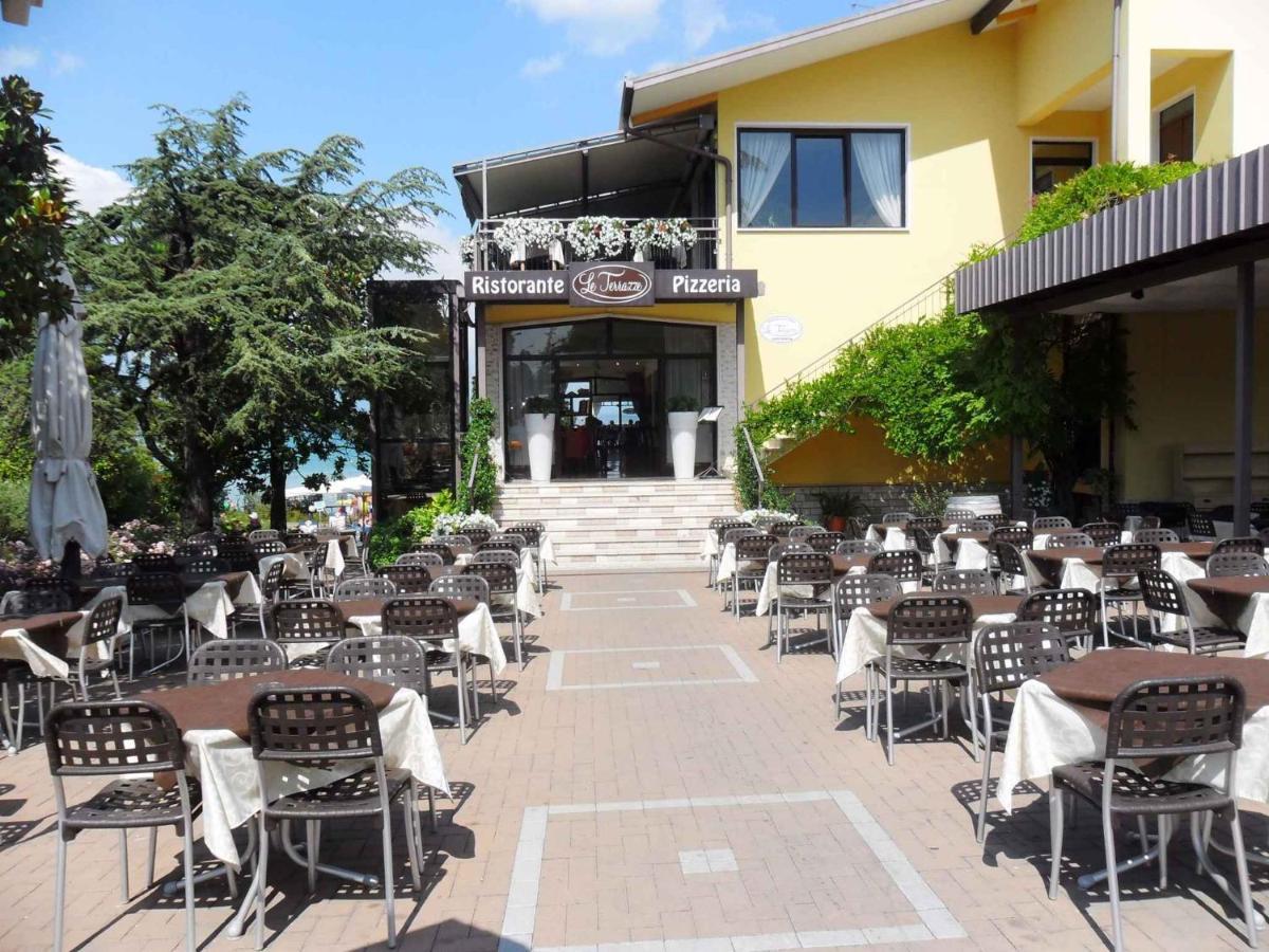 Camping Bella Italia In Peschiera Del Garda - Gardasee Apartment Bagian luar foto
