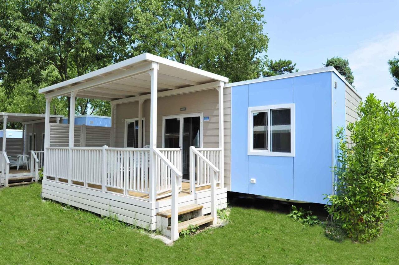 Camping Bella Italia In Peschiera Del Garda - Gardasee Apartment Bagian luar foto